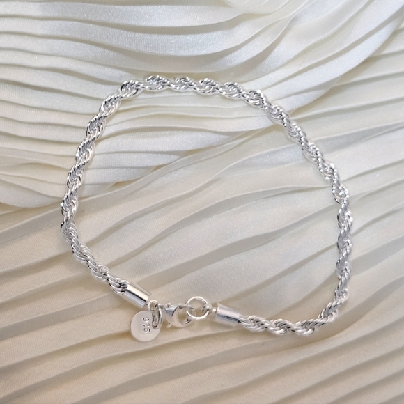 Jewelry - NEW Stamped Silver Twist Bracelet - Unisex